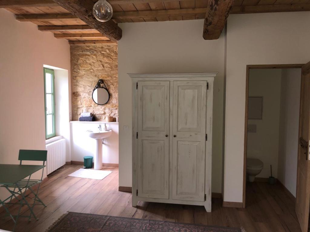Chambre Du Tilleul - Charme, Confort Et Piscine Sigonce Εξωτερικό φωτογραφία