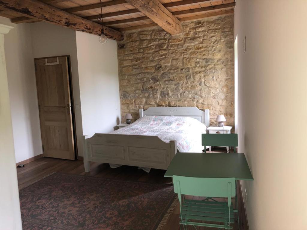 Chambre Du Tilleul - Charme, Confort Et Piscine Sigonce Εξωτερικό φωτογραφία